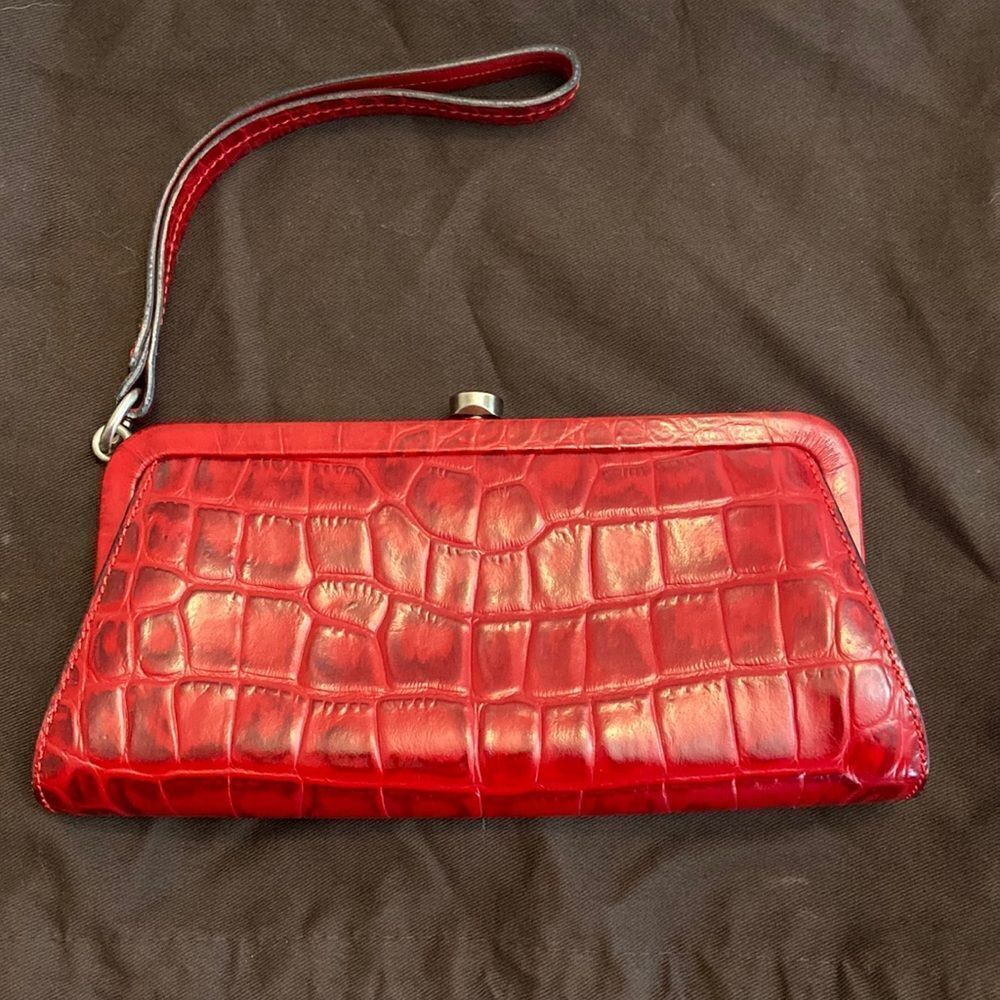 Burberry Vintage clasp wristlet red leather impeccable condition